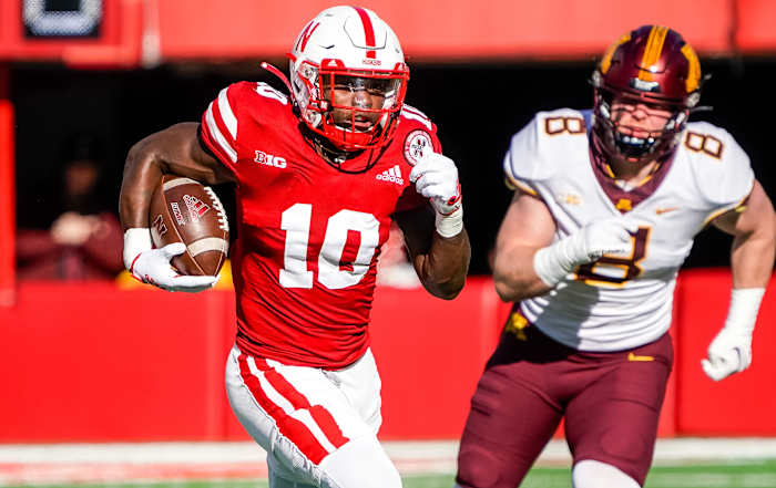 Anthony Grant run 1Q 2022 Nebraska vs Minnesota football USATSI_19364548 cropped 2